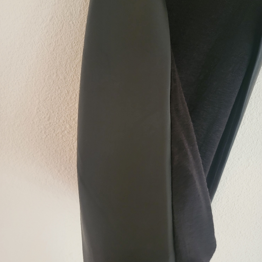 Black basement Limited edition Top! M - Picture 11 of 16